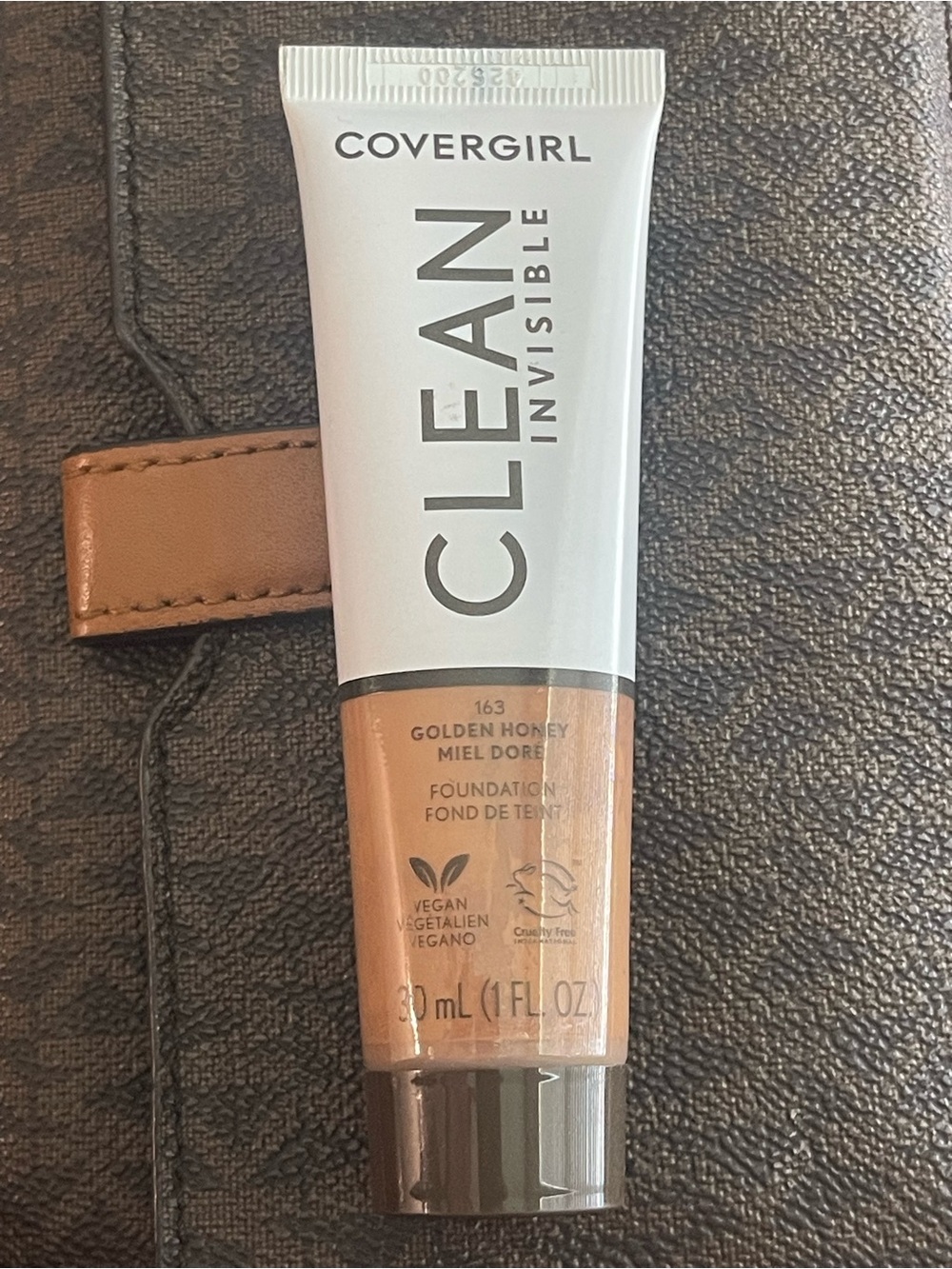 COVERGIRL Clean Invisible Foundation - Golden Honey